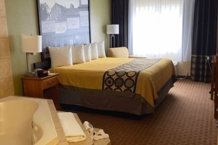 Room 12 of 20
