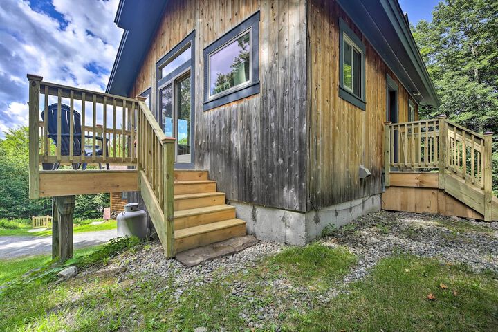 Airy & Bright Hideaway Near Smugglers Notch!