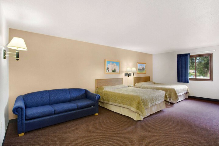 Room 15 of 37