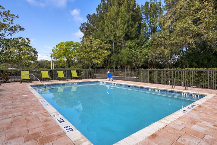 Pool 4 of 34