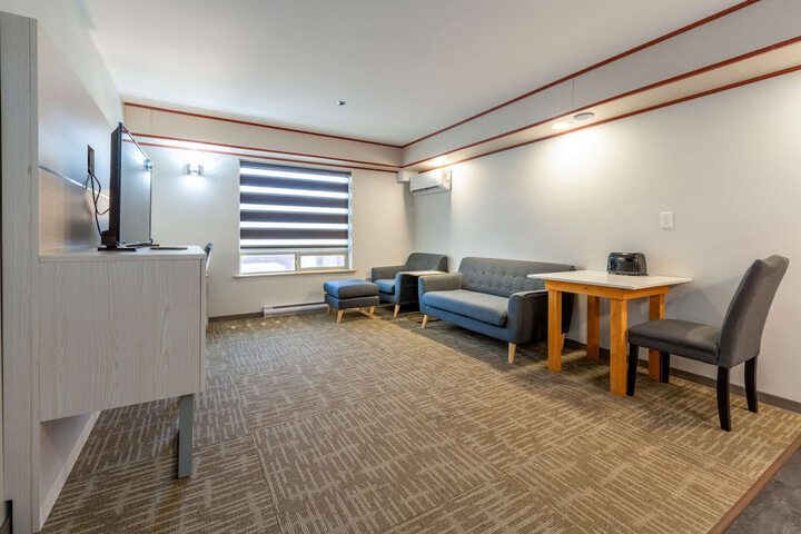 Room 27 of 65