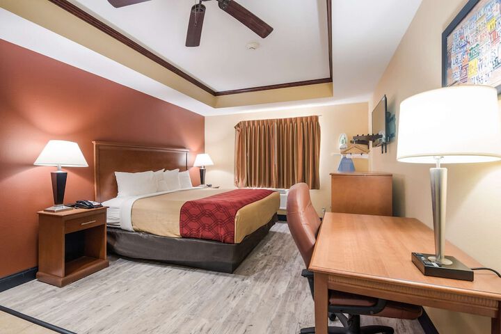 Room 13 of 28