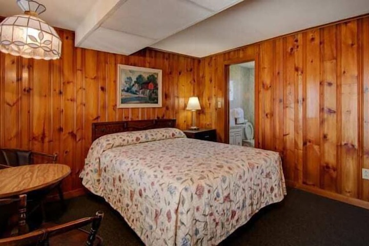 Room 8 of 30