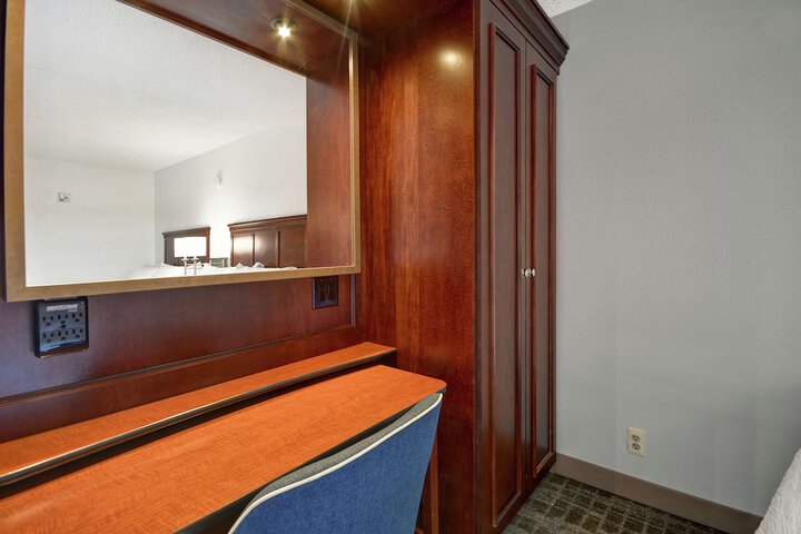 Room 26 of 42