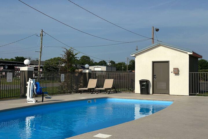 Pool 11 of 49