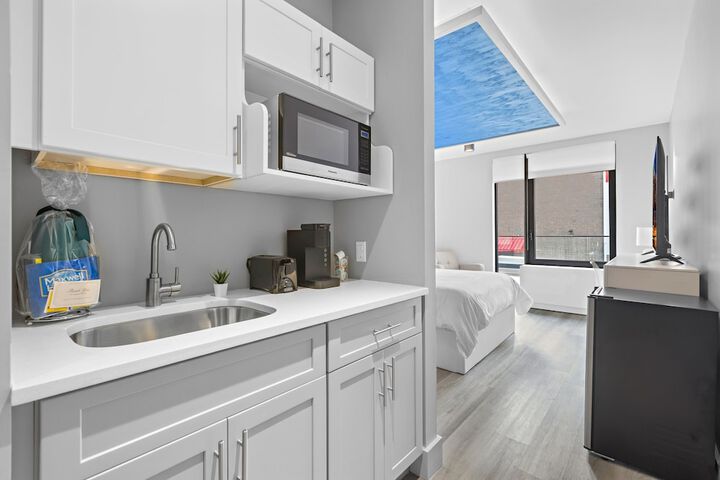 Global Luxury Suites at the Arches
