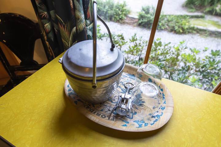 Hibiscus Coffee & Guesthouse