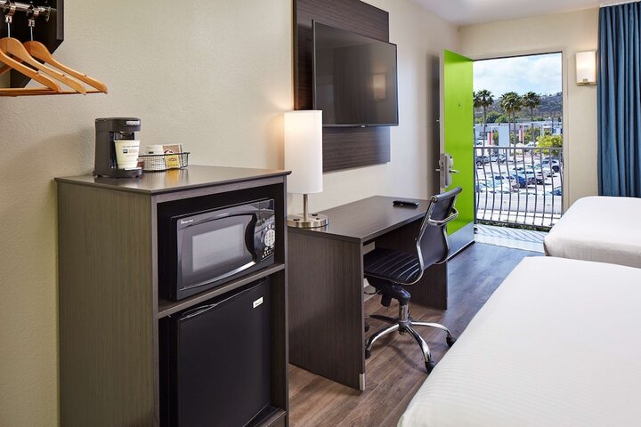 Room 22 of 25