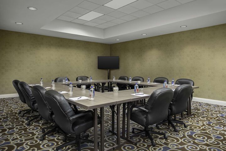 DoubleTree by Hilton Chicago OHare Airport - Rosemont