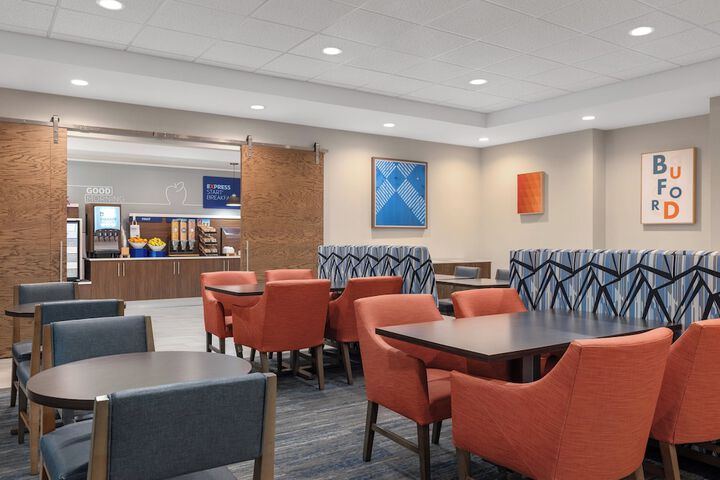 Holiday Inn Express & Suites Buford NE - Lake Lanier by IHG