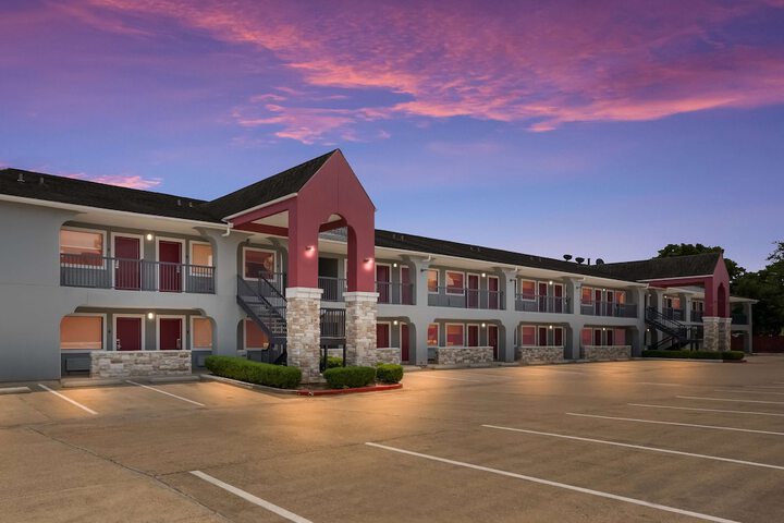 Hotel 3 of 28