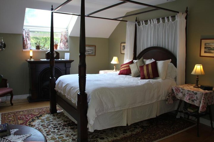 TULIPS AND THISTLE BED & BREAKFAST