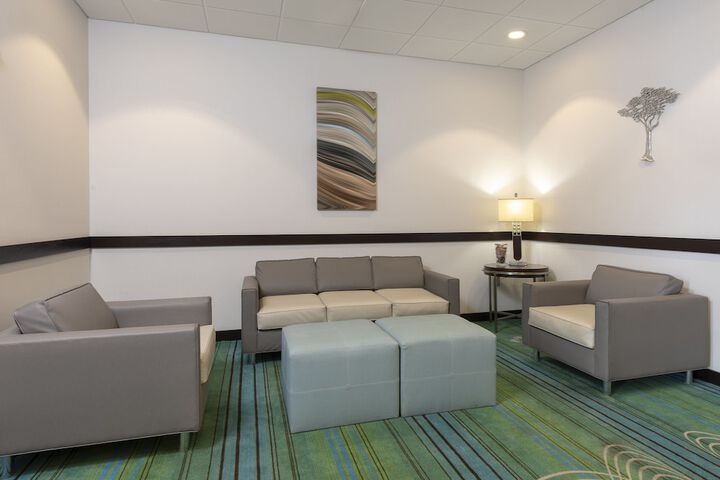 Holiday Inn Express Hotel & Suites New Philadelphia by IHG