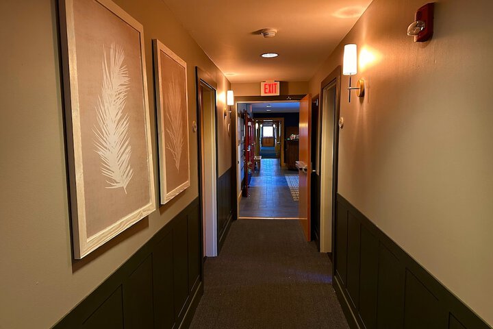 Ballroom/Hall 44 of 57