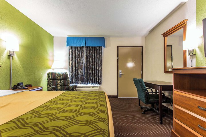 Room 15 of 26