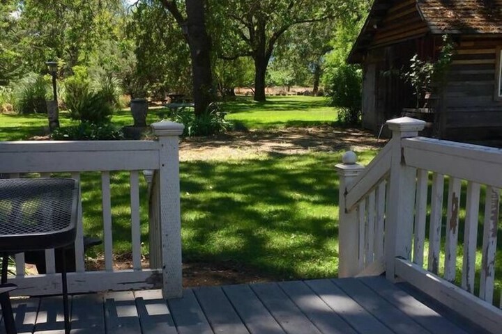 Romantic Rogue River Cottage Near Del Rio Winery