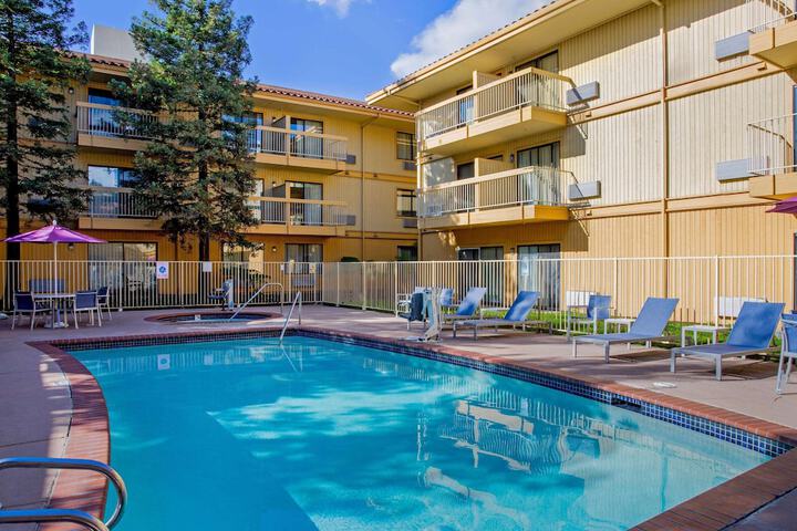 Pool 4 of 29