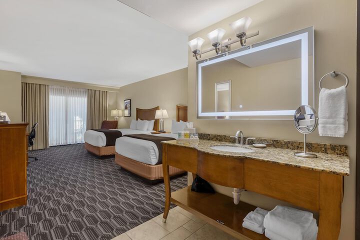 Best Western Plus Swiss Chalet Hotel & Suites
