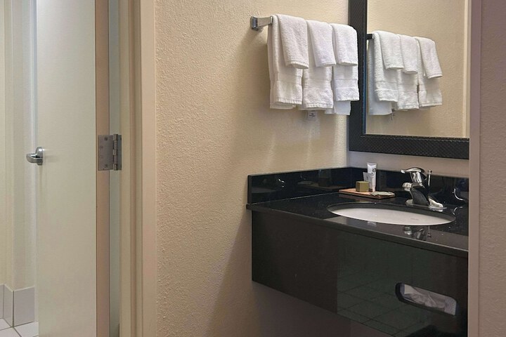 Room 19 of 43