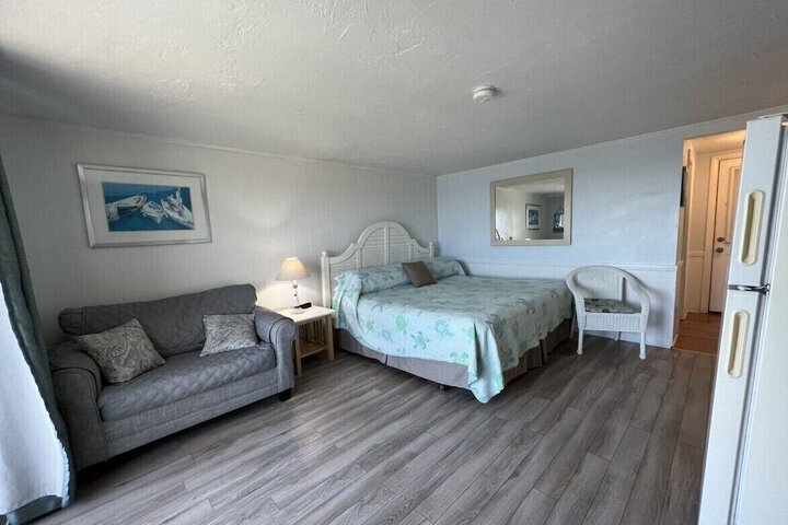 Room 40 of 230