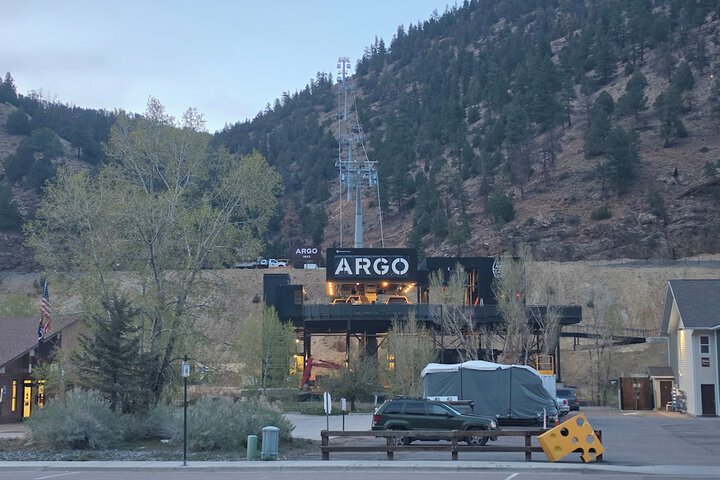 H & H Motor Lodge