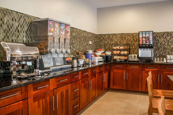 Country Inn & Suites by Radisson Washington Dulles International Airport, VA