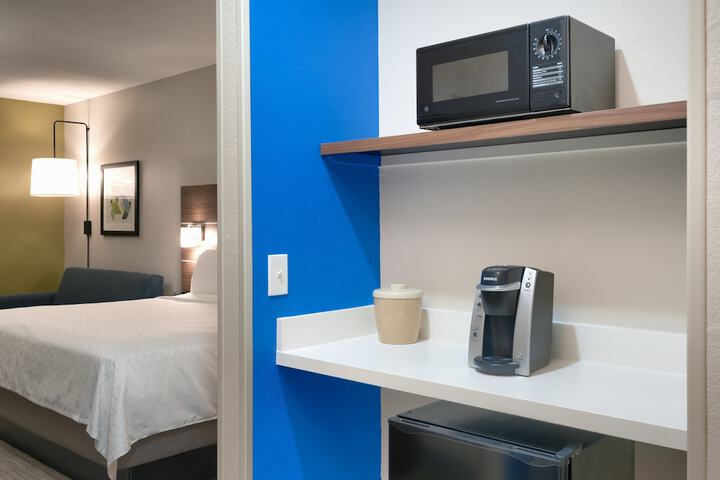Room 19 of 34