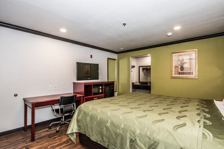 Room 5 of 17