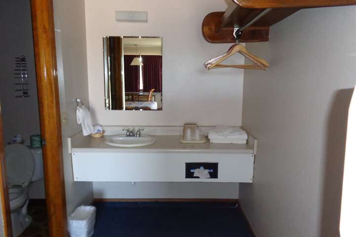 Room 11 of 18