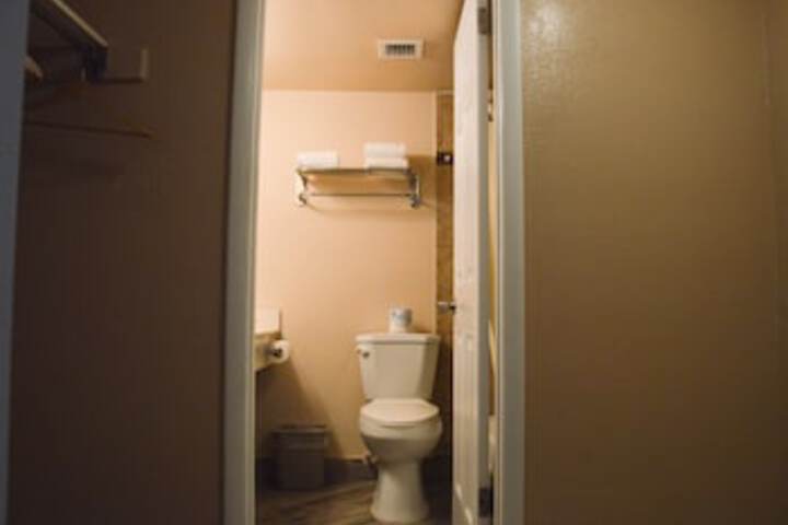 Room 6 of 15