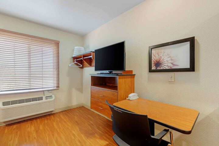 Room 13 of 30