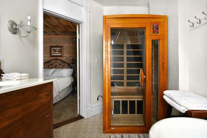 Room 14 of 26