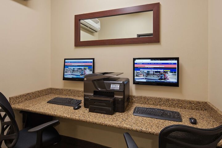 Business Center 48 of 48