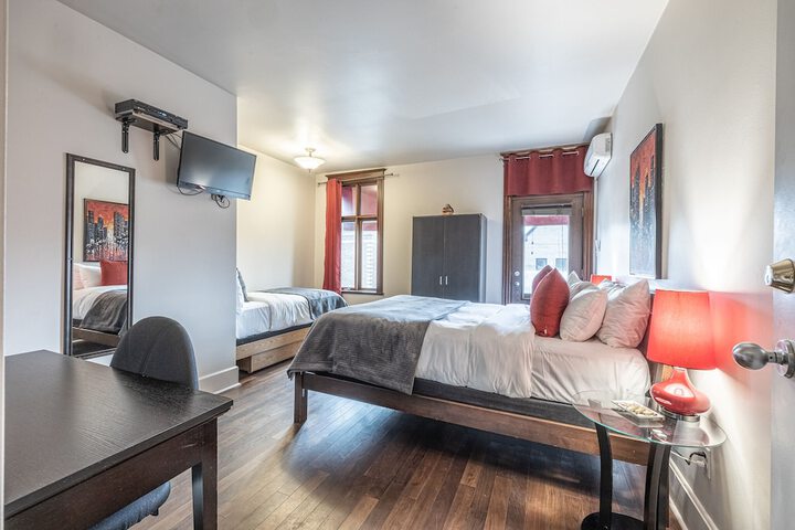 Room 9 of 39