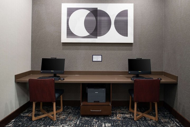 Business Center 70 of 71