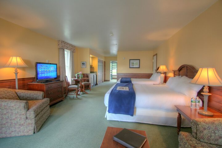 Spruce Point Inn