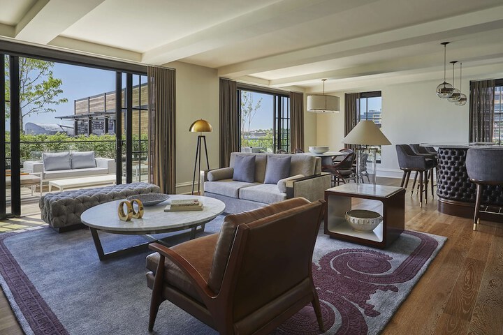Room 90 of 148