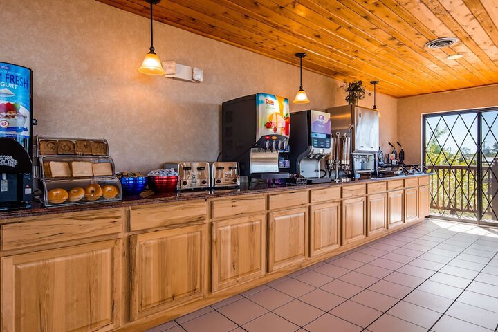 Best Western Plus Dockside Waterfront Inn