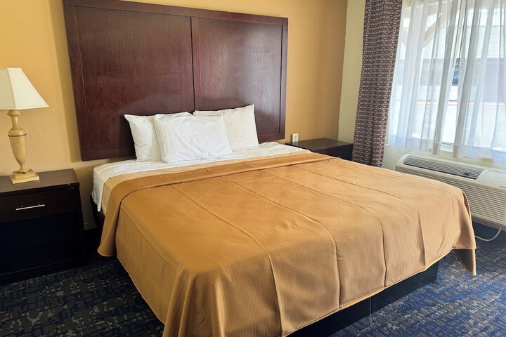 Room 5 of 7