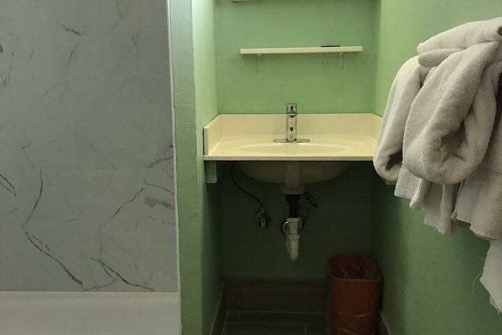 Room 24 of 43