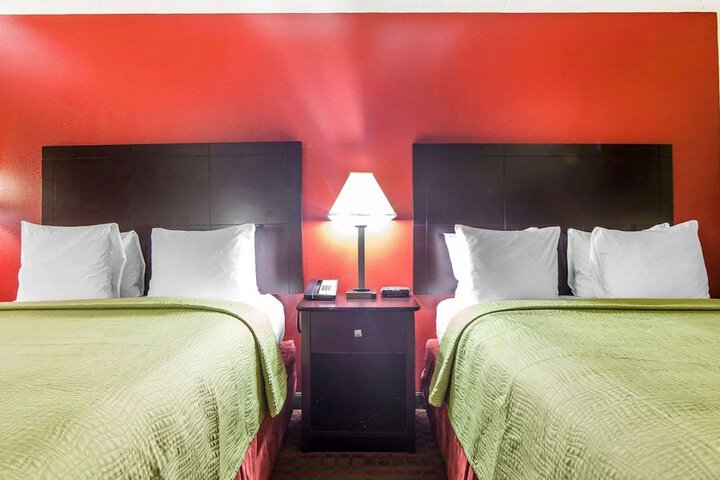 Room 21 of 32