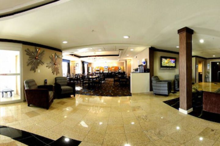 Holiday Inn Express Hotel & Suites Bastrop by IHG