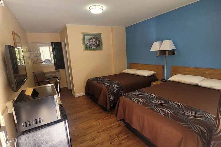 Room 33 of 44
