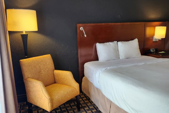 Room 54 of 127