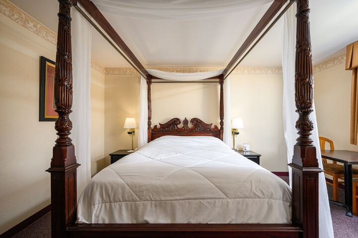 Room 32 of 36
