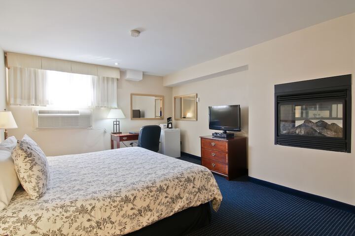 Room 26 of 46