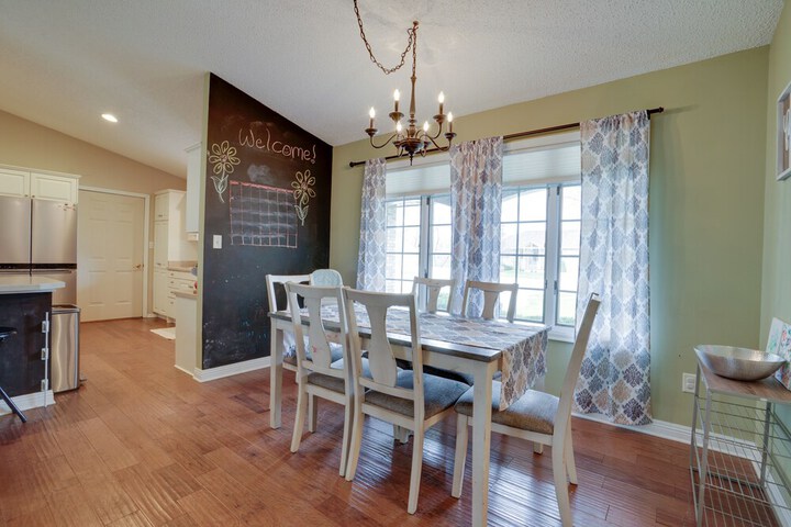 Family Minnesota Vacation Rental w / Balcony
