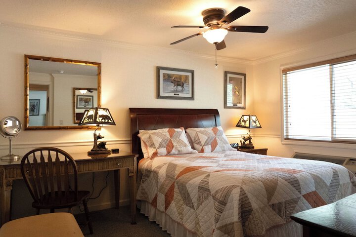 Yellowstone Gateway Inn