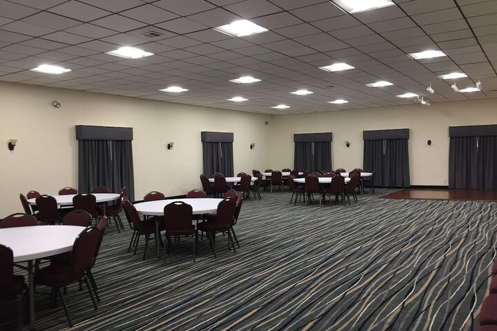 Business Center 62 of 66