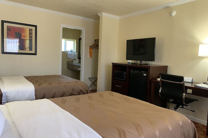 Room 35 of 46